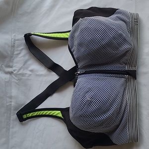 🌞 2 for $24 🌞 Victoria secret sport bra 36D with double front closure